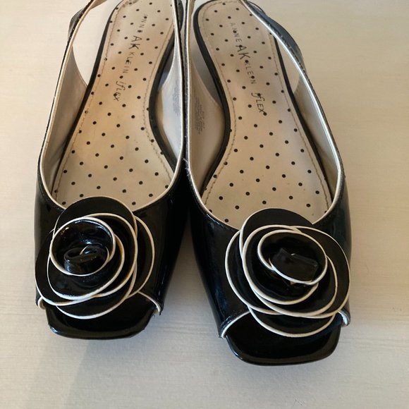 Anne Klein iFlex Black & White Open Toe Shoe - EUC - Picture 10 of 10